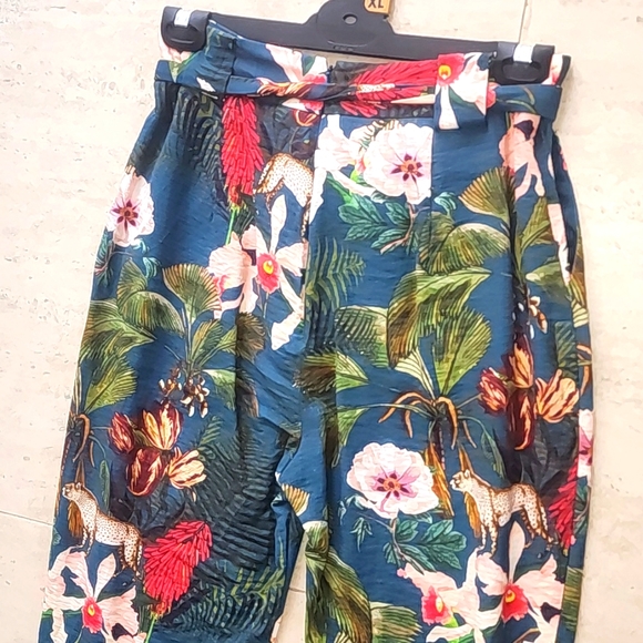 Sheike Pants + Headband - Picture 10 of 12